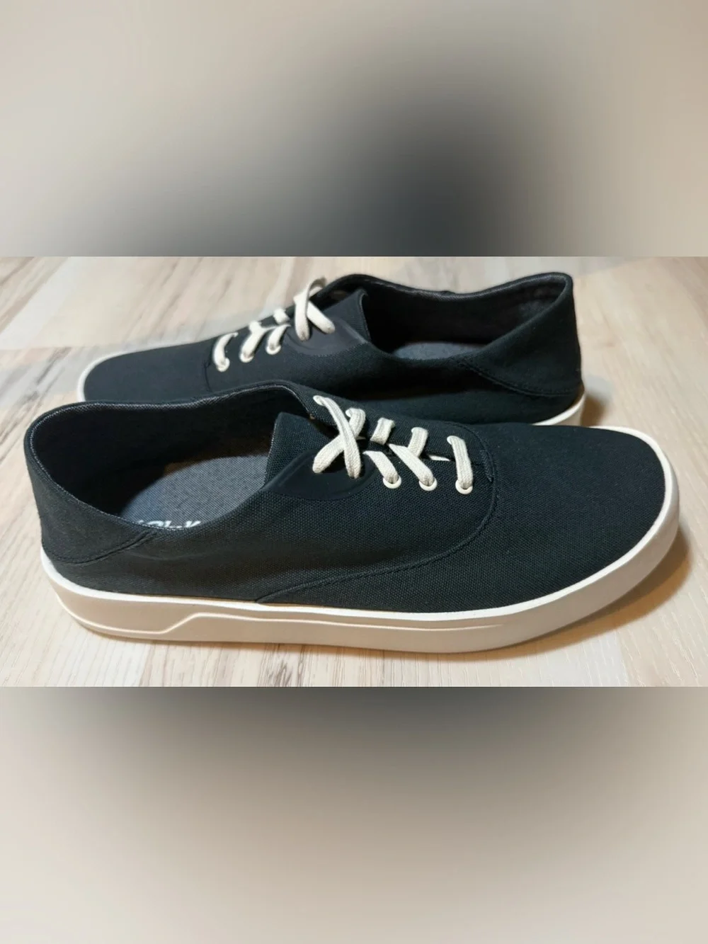 OluKai Men’s Tradewind Sneaker in Black, Size 11. BRAND NEW